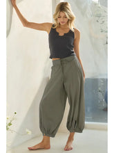 Load image into Gallery viewer, acid wash bubble pants
