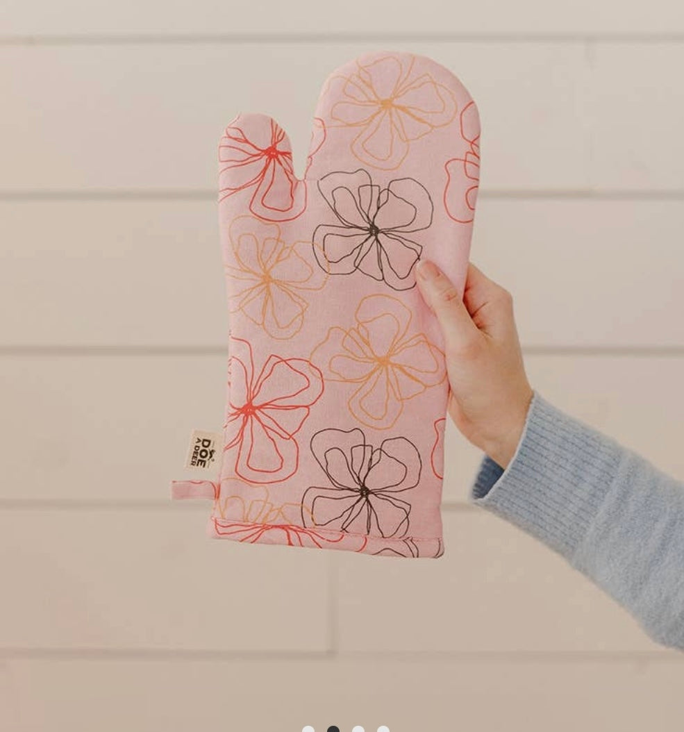 line floral oven mitts