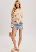 Load image into Gallery viewer, butter cream floral
