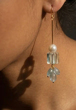 Load image into Gallery viewer, sayde earrings
