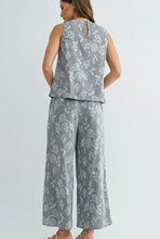 Load image into Gallery viewer, stripe floral top
